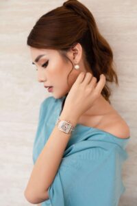 dong-ho-kemil-by-km-scarlett-km3110-mau-vang-hong-len-tay