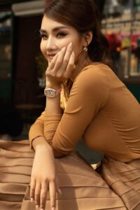 dong-ho-kemil-by-km-dahlia-nu-km1912-hong-len-tay